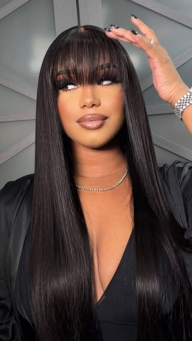 Cabelo liso com franja