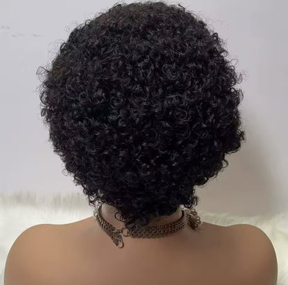 Cabelo encaracolado pixie