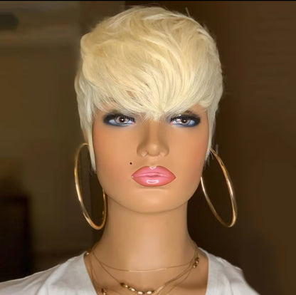 Cabelo pixie loiro